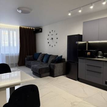 Сдается Многокомнатная квартира, 90 м²