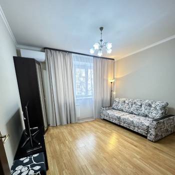 Сдается 1-комнатная квартира, 40 м²