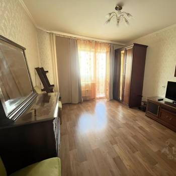 Сдается 1-комнатная квартира, 40 м²