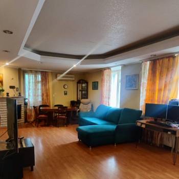 Продается 3-х комнатная квартира, 130 м²