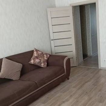 Продается 1-комнатная квартира, 37 м²