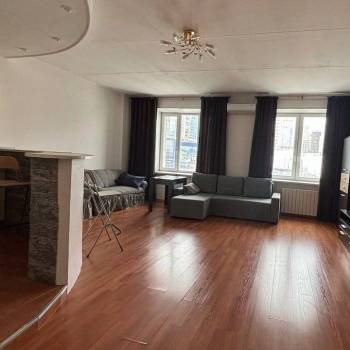 Сдается 1-комнатная квартира, 64 м²
