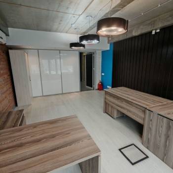 Сдается Нежилое помещение, 243,9 м²