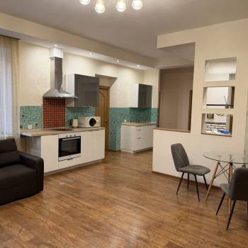 Сдается 2-х комнатная квартира, 80,1 м²