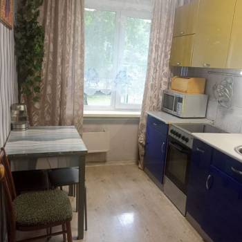 Продается Многокомнатная квартира, 72 м²