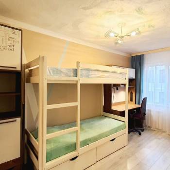 Продается 3-х комнатная квартира, 56 м²