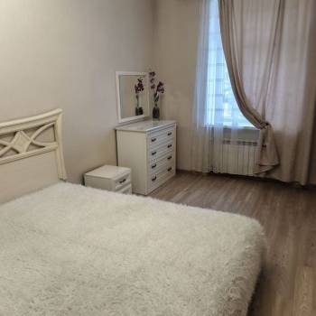 Сдается Многокомнатная квартира, 90 м²