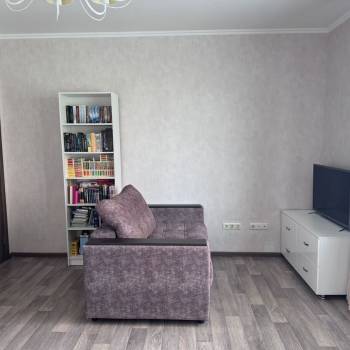 Продается 1-комнатная квартира, 42,4 м²
