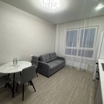 Сдается 1-комнатная квартира, 42 м²