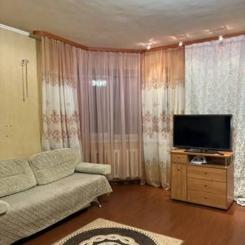Сдается 1-комнатная квартира, 61 м²