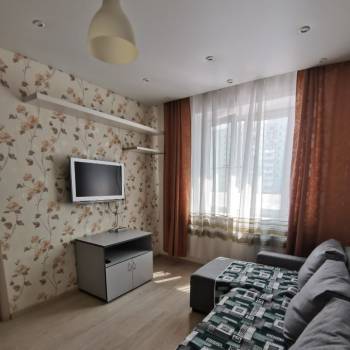 Сдается 1-комнатная квартира, 42 м²