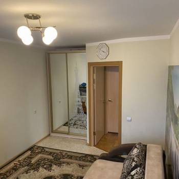 Сдается Многокомнатная квартира, 60 м²