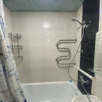 Сдается Многокомнатная квартира, 60 м²