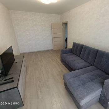 Продается 1-комнатная квартира, 42 м²