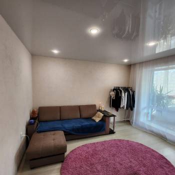 Продается 1-комнатная квартира, 42 м²