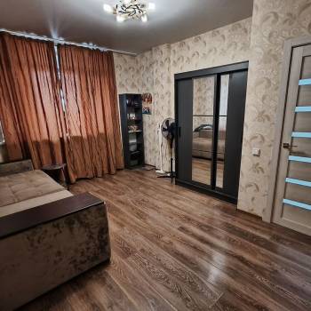 Сдается 1-комнатная квартира, 50 м²