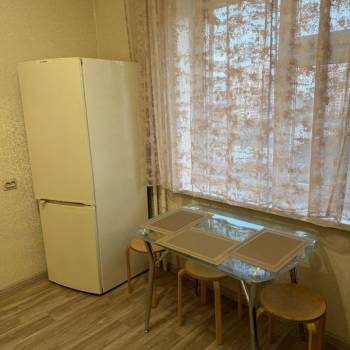 Сдается 1-комнатная квартира, 39 м²