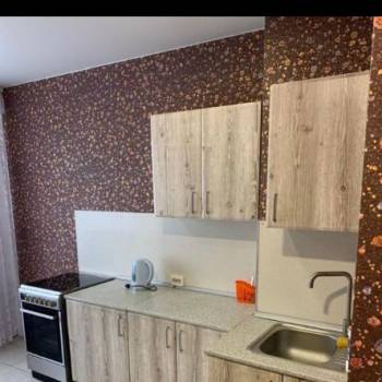 Сдается 1-комнатная квартира, 42 м²
