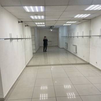 Сдается Нежилое помещение, 180 м²