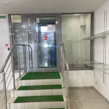 Сдается Нежилое помещение, 180 м²