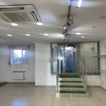 Сдается Нежилое помещение, 180 м²