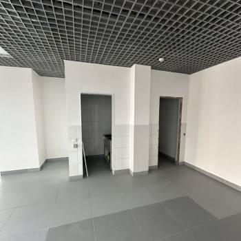 Сдается Нежилое помещение, 140 м²