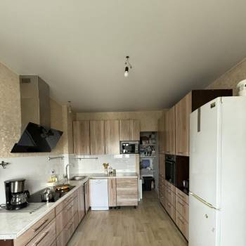 Продается Многокомнатная квартира, 91,4 м²