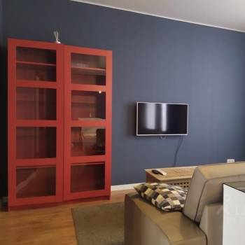 Продается 1-комнатная квартира, 76 м²