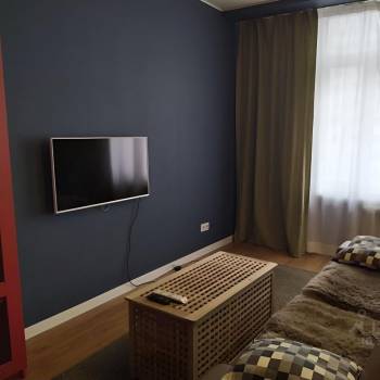 Продается 1-комнатная квартира, 76 м²