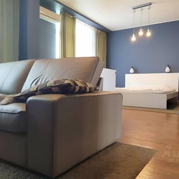 Продается 1-комнатная квартира, 76 м²