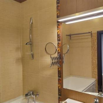 Продается 1-комнатная квартира, 76 м²