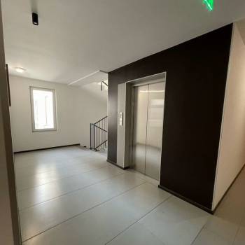 Продается Многокомнатная квартира, 80 м²