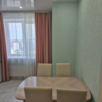 Сдается 2-х комнатная квартира, 65 м²