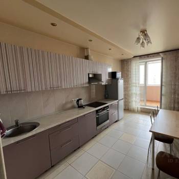 Сдается 1-комнатная квартира, 47 м²
