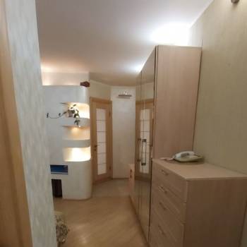Сдается Многокомнатная квартира, 58,6 м²