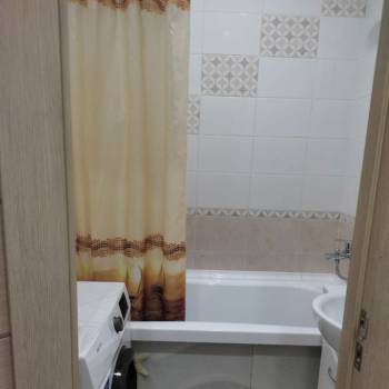 Сдается 1-комнатная квартира, 42 м²