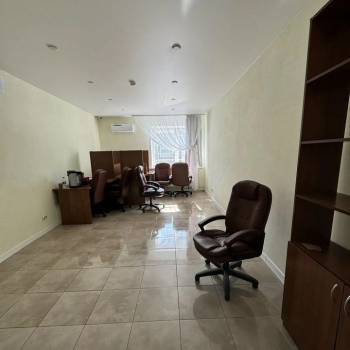 Сдается Нежилое помещение, 170 м²