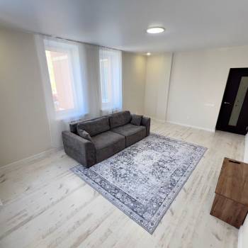 Сдается 2-х комнатная квартира, 90 м²