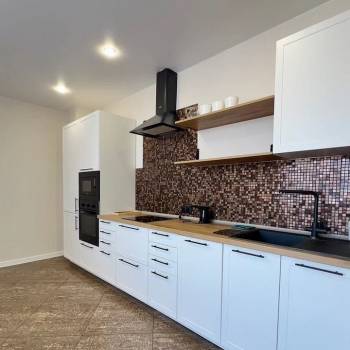 Сдается 2-х комнатная квартира, 90 м²