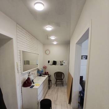 Продается Многокомнатная квартира, 65,9 м²