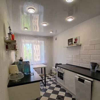 Продается Многокомнатная квартира, 65,9 м²