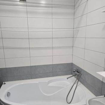 Продается 1-комнатная квартира, 32 м²
