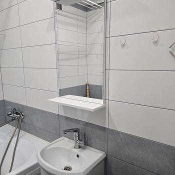 Продается 1-комнатная квартира, 32 м²