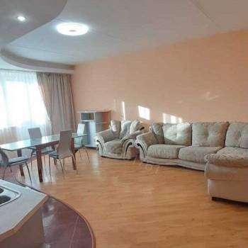 Сдается 2-х комнатная квартира, 105 м²