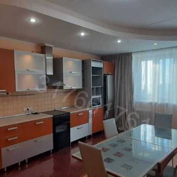 Сдается 2-х комнатная квартира, 105 м²