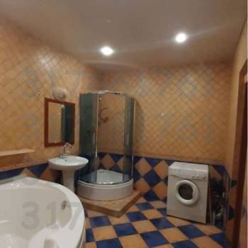Сдается 2-х комнатная квартира, 105 м²