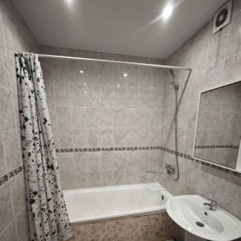 Сдается 1-комнатная квартира, 55 м²