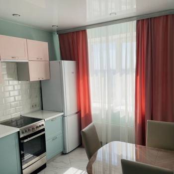 Сдается 2-х комнатная квартира, 65 м²