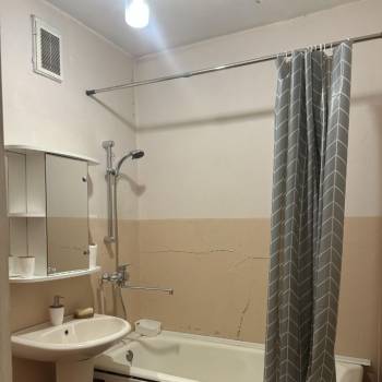 Сдается 1-комнатная квартира, 43 м²