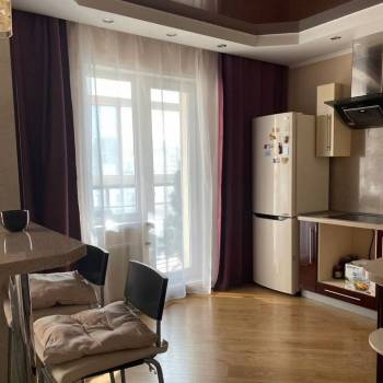 Сдается 1-комнатная квартира, 42 м²